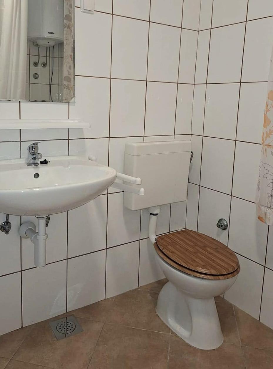 Apartman Matusan Palit55 拉布 外观 照片