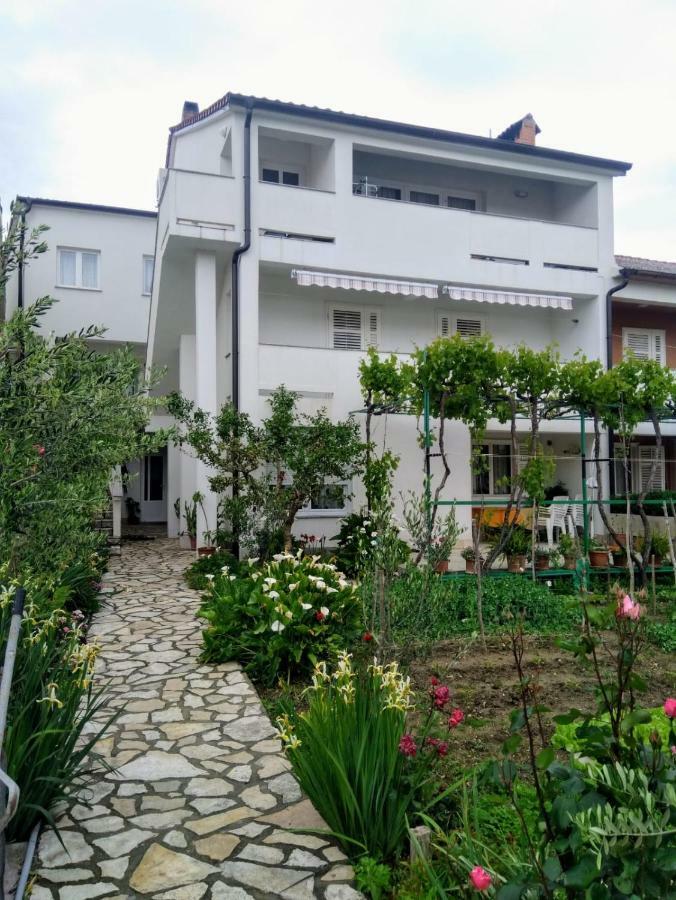 Apartman Matusan Palit55 拉布 外观 照片